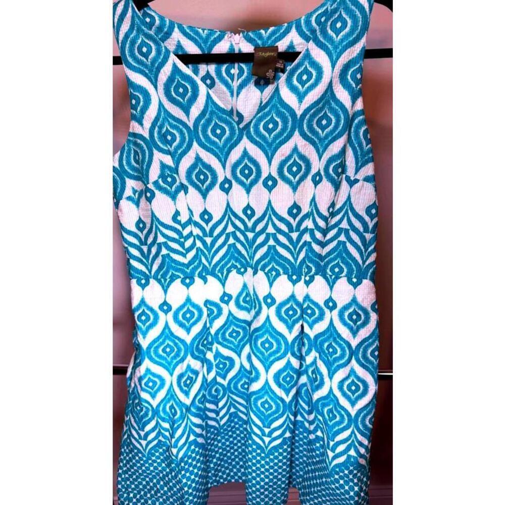 Stylish Taylor Sleeveless Dress in Teal Pattern size 14